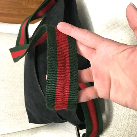 Authentic Gucci unisex messenger bag black monogram canvas - Picture 8 of 16